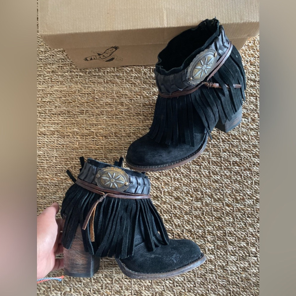 Freebird Fringe Boho Black Leather Boots size 8